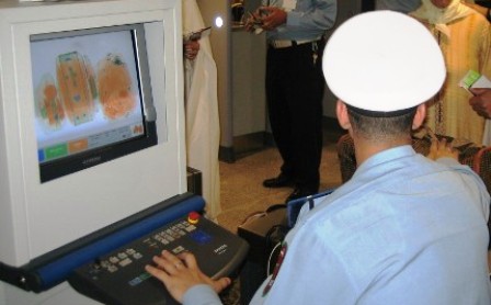 امن مراكش يعتقل فرنسيتين من اصول مغاربية متورطتين في سرقة حقيبة بها اموال بمطار المنارة