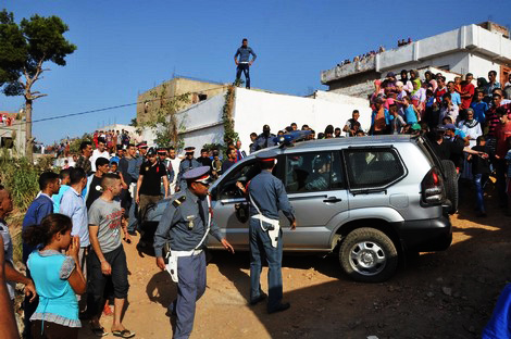 عاجل..درك امزميز يعيد تمثيل جريمة قتل بنكي متقاعد من طرف جندي سابق يعاني اضطربات نفسية