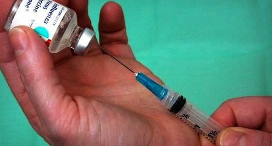 وزارة الصحة تبدأ التلقيح بالجرعة الرابعة ضد كورونا
