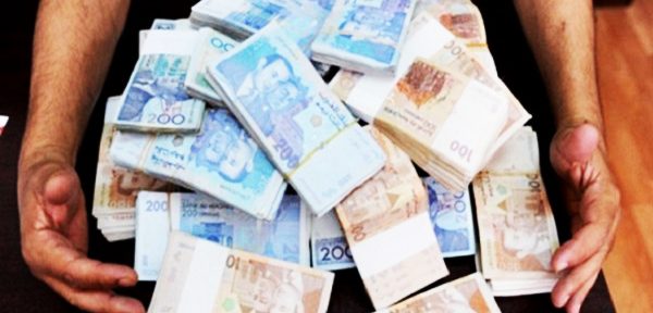أشخاص يسرقون ملايين في محطة وقود بفاس