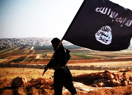 داعش يدهس سبعة من مقاتليه بجرافة ويقتلع قلب ثامن وهو حي