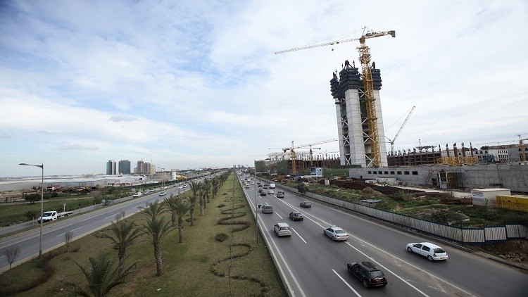 النفط الرخيص يجمد مشروعا لبناء مساجد بالجزائر
