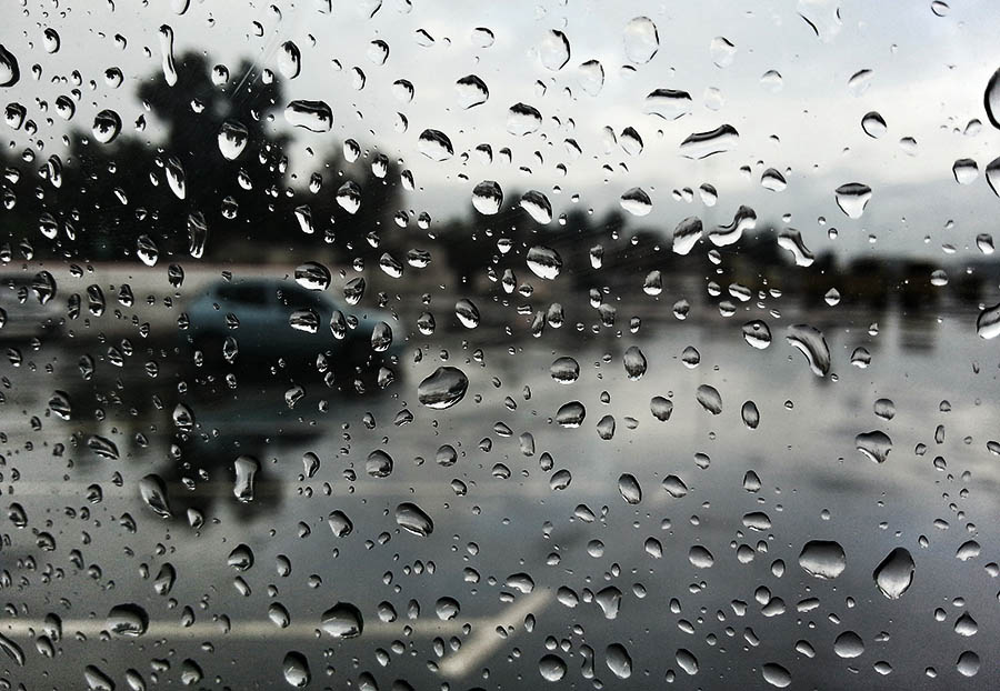 اليوم الجمعة.. الأجواء غائمة مصحوبة بأمطار أو زخات مطرية