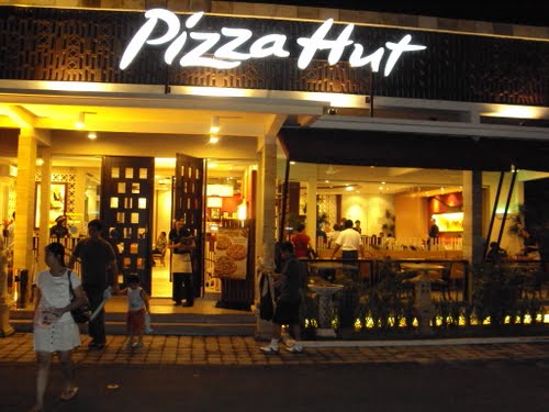 سلسلة مطاعم “Pizza Hut” الشهيرة تعلن إفلاسها