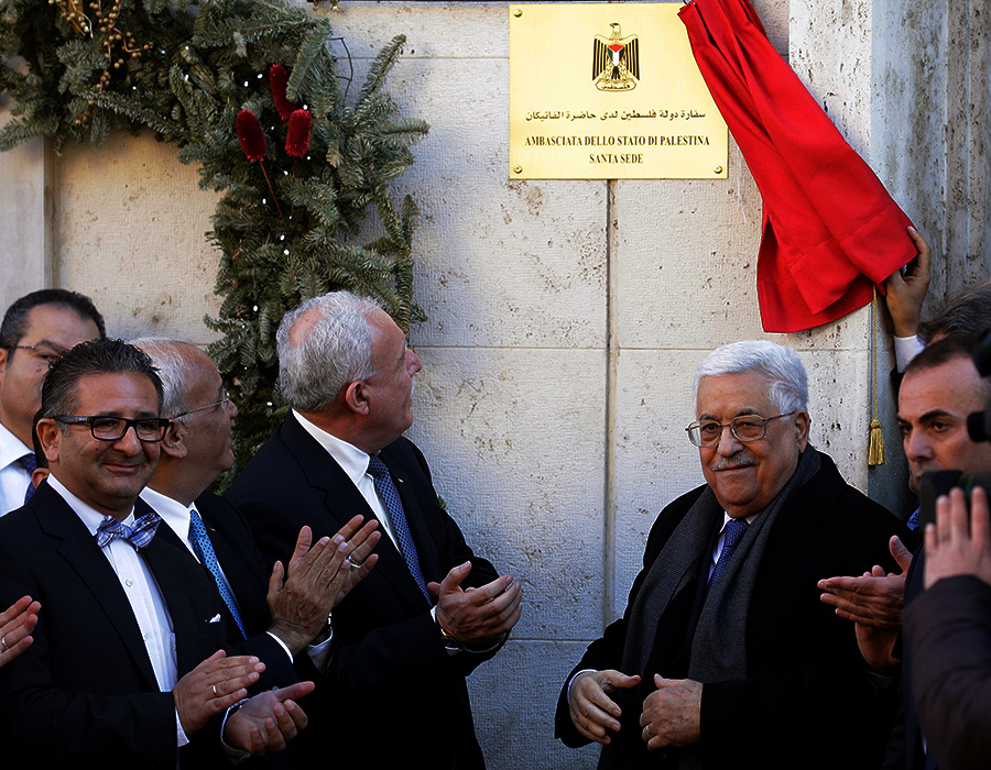 الرئيس الفلسطينى يفتتح سفارة بلاده فى الفاتيكان