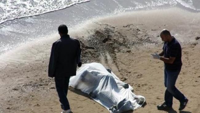 البحر يلفظ جثة متحللة لسيدة في شاطئ مارتيل‬