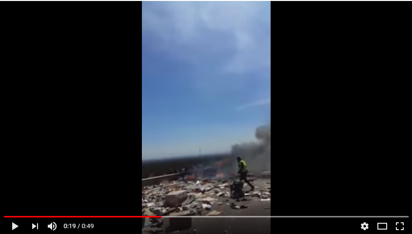 بالفيديو.. النيران تأتي على “رموك” بعد اصطدامه بأربع سيارات بـ”اوطوروت” أكادير ـ مراكش