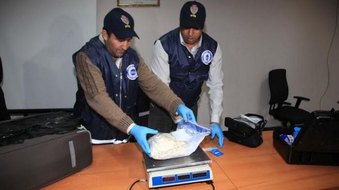 ميناء طنجة المتوسط.. إجهاض محاولة لتهريب 15 كيلوغراما و884 غراما من مخدر الكوكايين نحو المغرب
