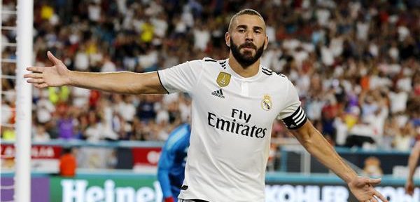 صحيفة إسبانية: بنزيمة يقرر البقاء مع ريال مدريد