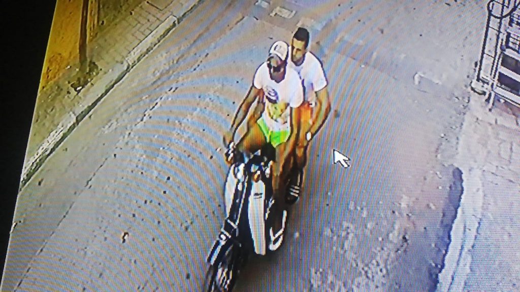 فيديو خطير.. لصان على دراجة نارية ينشلان حقيبة فتاة بحي الدوديات مراكش