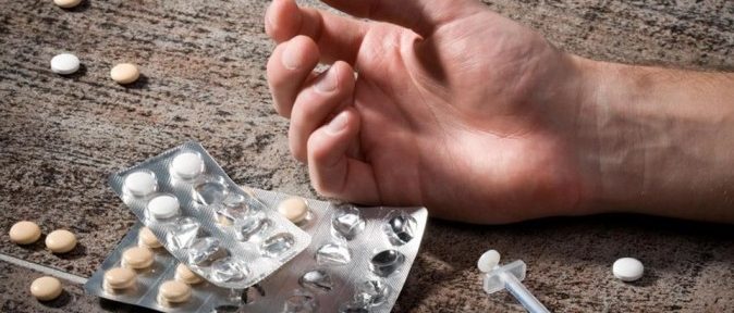 طالبة تنهي حياتها بطريقة مروعة داخل الحي الجامعي بوجدة