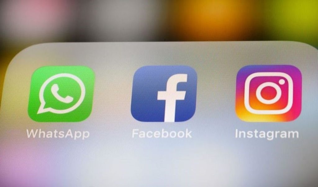 عطل مفاجئ يتسبب في توقف خدمات “فيسبوك” و “واتساب” بعدد من دول العالم