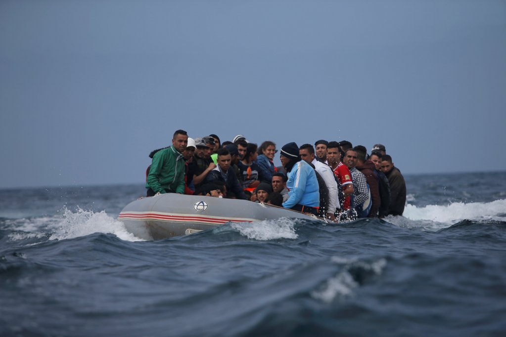 البحرية الإسبانية تغيث قادمين من سواحل الحسيمة