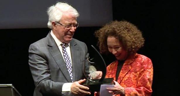 باحثة مغربية تفوز بالجائزة الكبرى لمواعيد التاريخ لمعهد العالم العربي