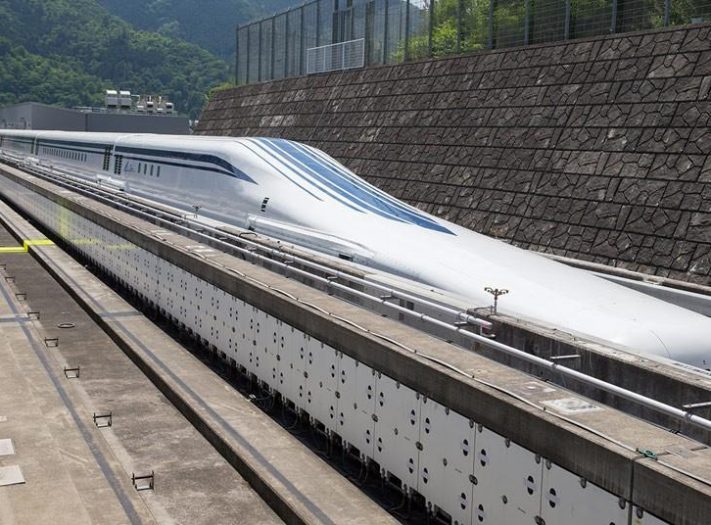 اليابان تكشف عن أحدث قطار تبلغ سرعته 360 كيلومترا في الساعة