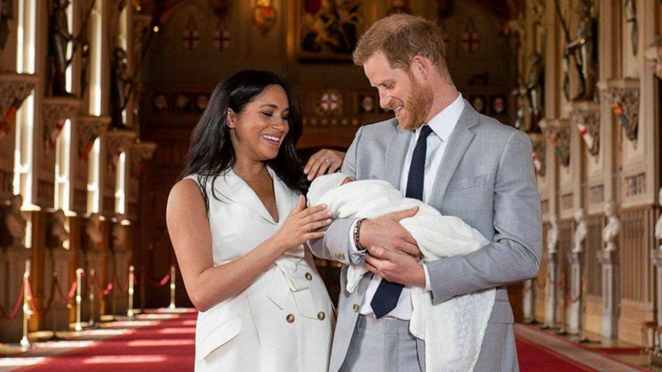 الأمير هاري وميغان ماركل يطلقان على مولودهما اسم آرتشي