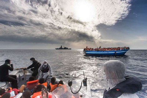 غرقى اثر انقلاب قارب للهجرة بسواحل سيدي إفني‬