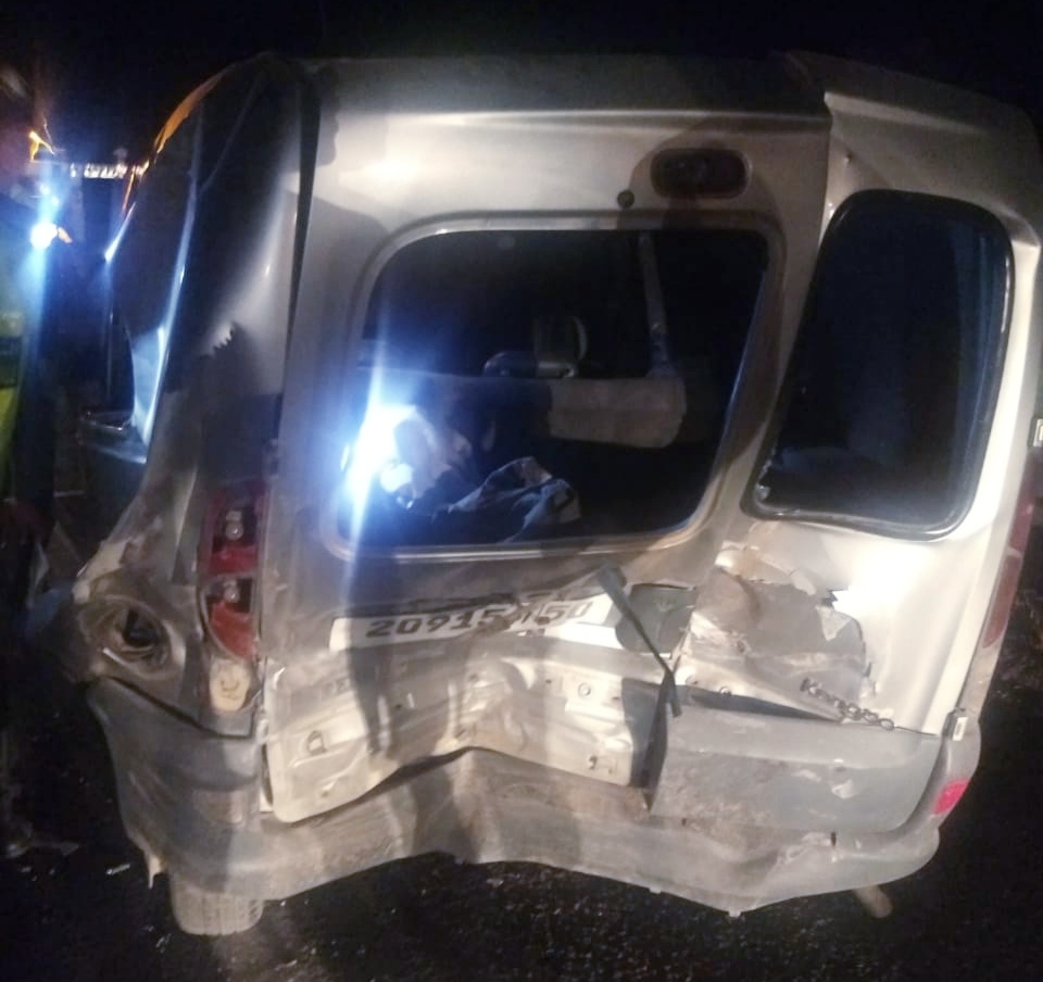 إصابة طفلين من أسرة واحدة بجروح متفاوتة الخطورة في حادثة سير بالطريق السيار بشيشاوة +صور