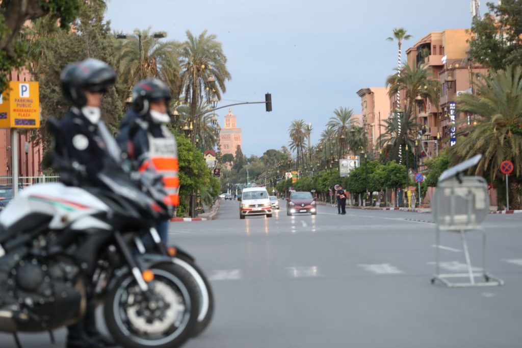 امن مراكش يشدد المراقبة على وثيقة التنقل ويحد من الحركة بعد السادسة مساء +صور