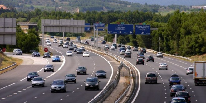 وزارة الداخلية تقرر منع استعمال وسائل التنقل الخاصة والعمومية بين المدن