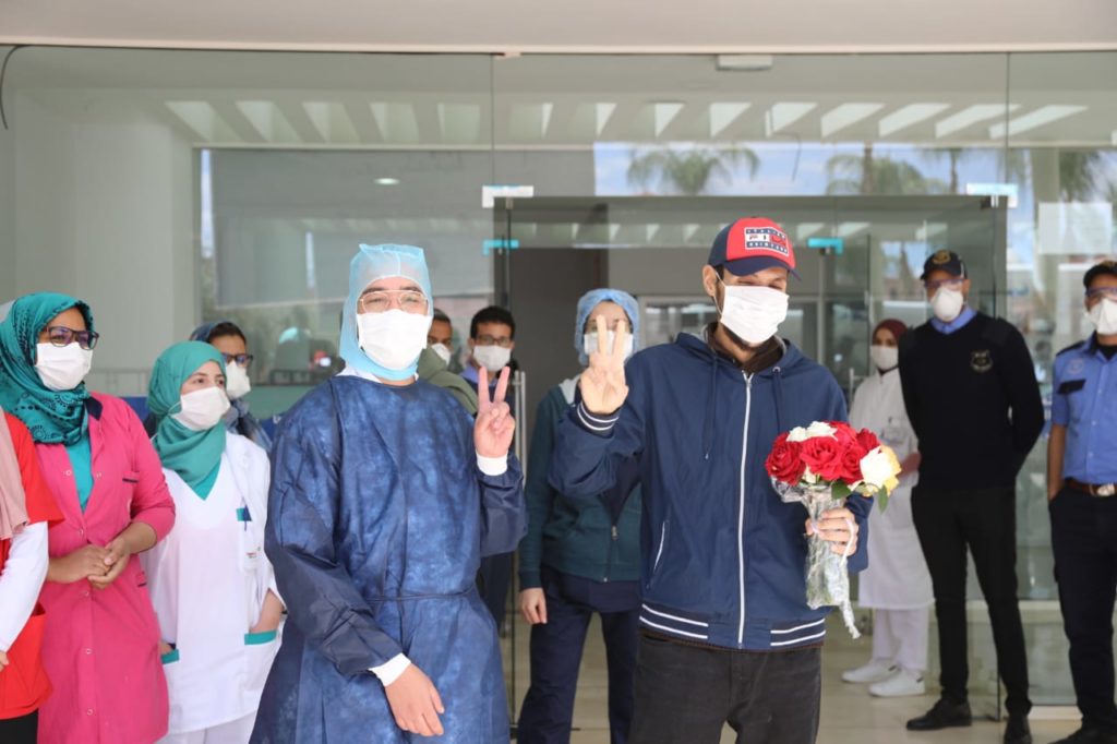 عاجل.. ستة متعافين من فيروس كورونا يغادرون مستشفى الرازي بمراكش +صور