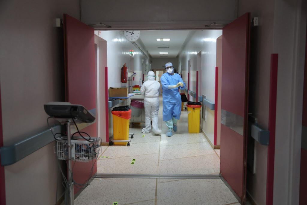 طبيبة بابن جرير تُصاب بكورونا وتُحتسب حالة مؤكدة في مراكش