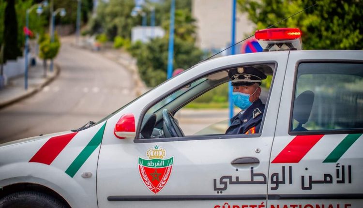 الشرطة القضائية بشيشاوة توقف مروجا للمخدرات وبحوزته أسلحة بيضاء وممنوعات ودراجة من النوع الجيد