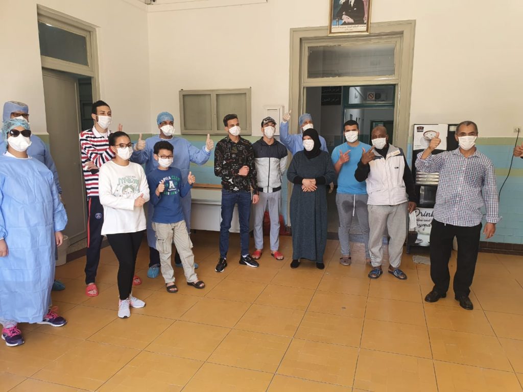 بعد تعافيهم من العدوى.. 9 مصابين بفيروس كورونا يغادرون مستشفى الانطاكي بمراكش