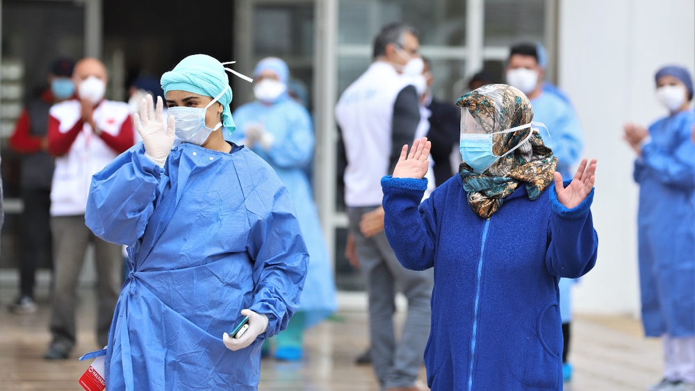 ثلاث حالات تغادر المستشفى الاقليمي بشيشاوة بعد تعافيها من فيروس كورونا