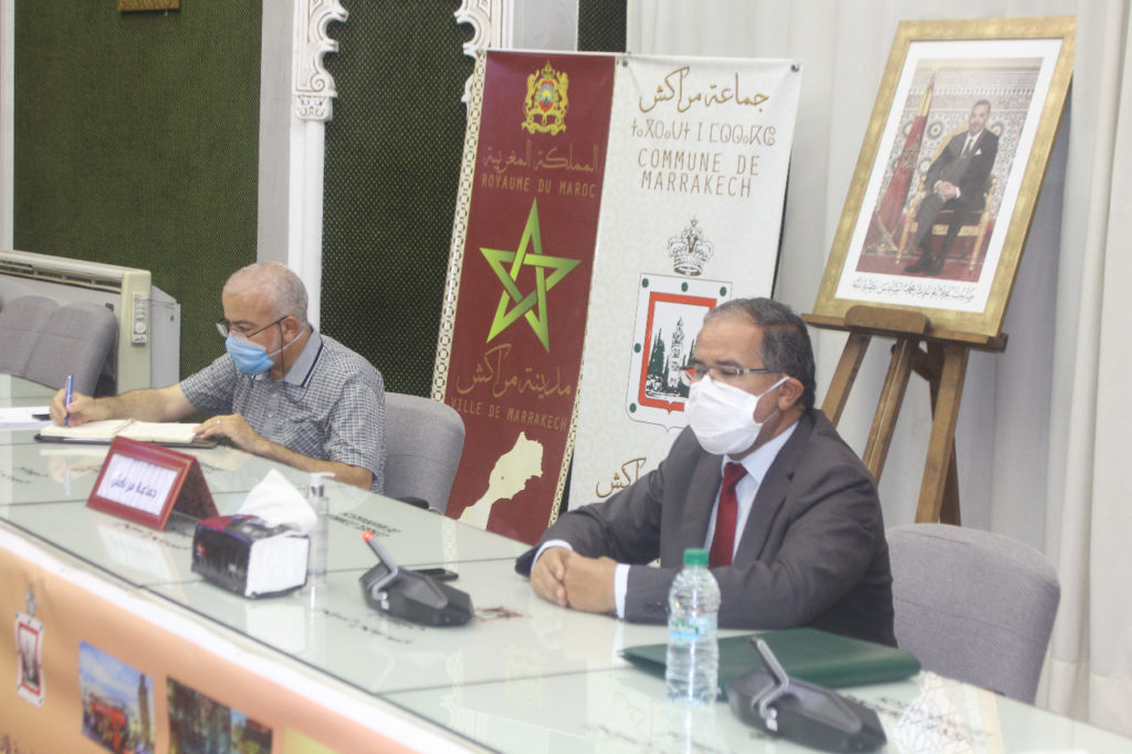 السيكوري نائب عمدة مراكش يترأس لقاء تواصليا مع ممثلي مستغلي مراكن السيارات والدراجات