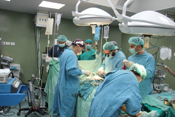 المستشفى الإقليمي بالرحامنة يجري أول عملية جراحية ناجحة بالمنظار