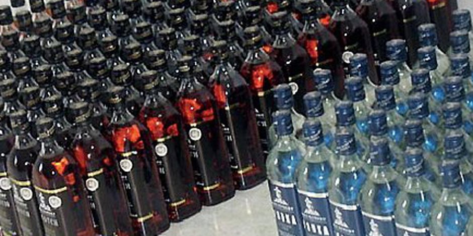فاس.. اعتقال شخصين وحجز 74 ألفا و505 قنينة من المشروبات الكحولية لمخالفتها للمقتضيات الضريبية والجمركية