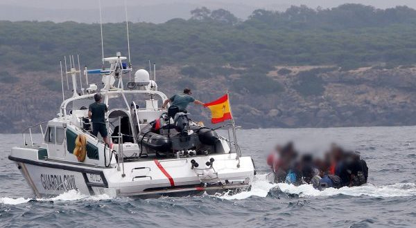 إسبانيا .. تفكيك شبكة إجرامية متخصصة في تهريب المهاجرين السريين من الجزائر