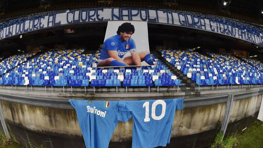 رسميا.. نابولي يطلق اسم مارادونا على ملعبه “سان باولو”