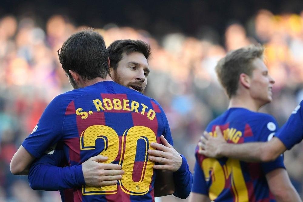 نادي برشلونة يعلن إصابة نجمه روبرتو بفيروس كورونا
