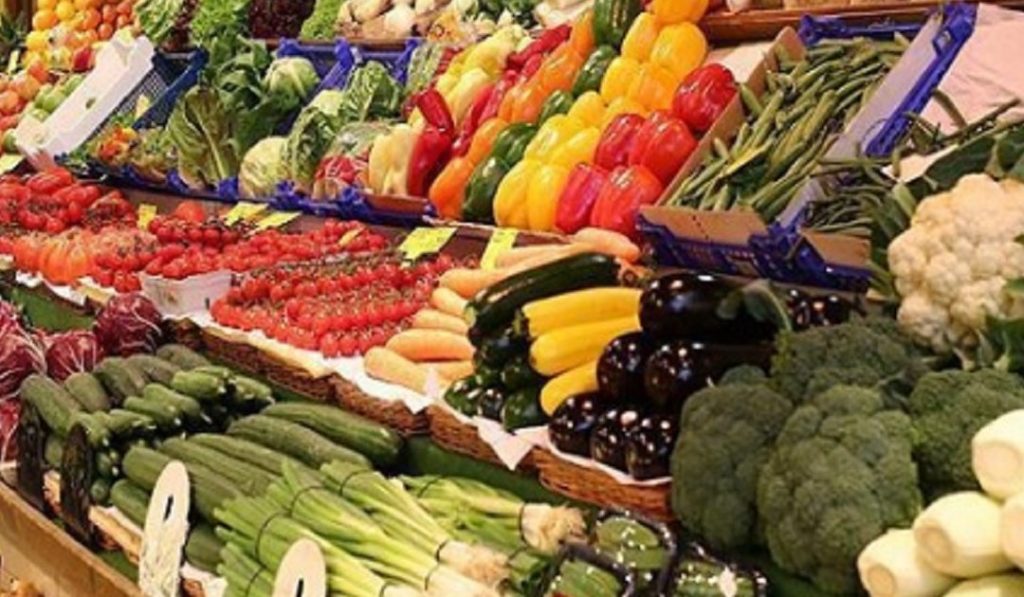 الحكومة تدرس إمكانية دعم بعض السلع حتى لا يكون لارتفاع أسعارها تأثير على المواطن