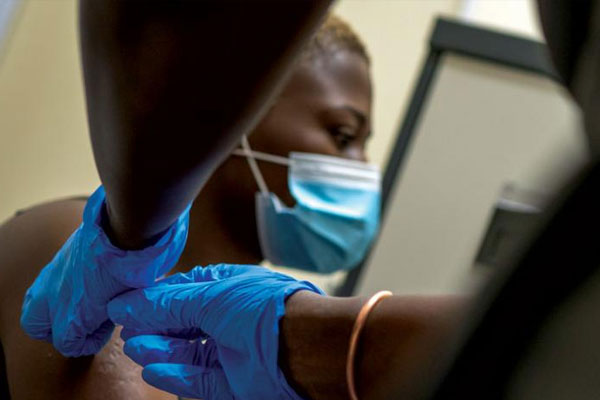 البنك الدولي: إفريقيا تحتاج لـ12 مليار دولار للقاحات كوفيد-19 لوقف انتشار الفيروس