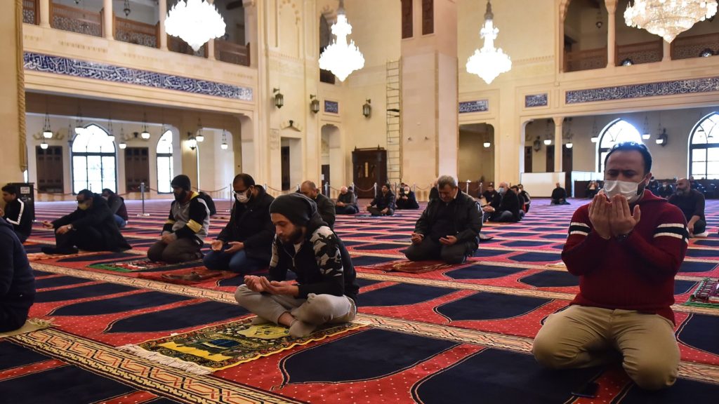 خلاف حول مواقيت الصلاة ينتهي بقتل مواطن لمؤذن وأحد المصلين داخل المسجد بالسعودية
