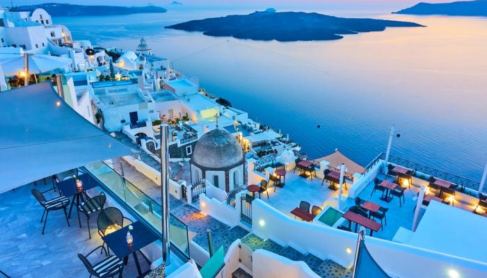 اليونان تعلن عن عودة السياحة بحلول 15 مايو المقبل