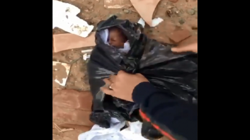 العثور على رضيعة متخلى عنها بالشارع العام يستنفر امن مراكش