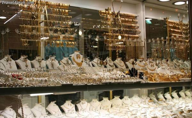 الجمارك تحجز آلاف اليورو من محل مجوهرات بالناظور