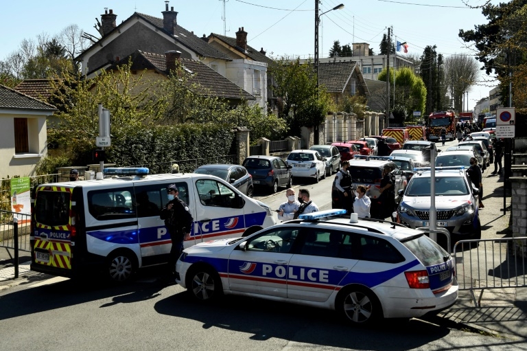 توقيف 3 أشخاص على ذمة التحقيق بعد الهجوم على مركز للشرطة في فرنسا