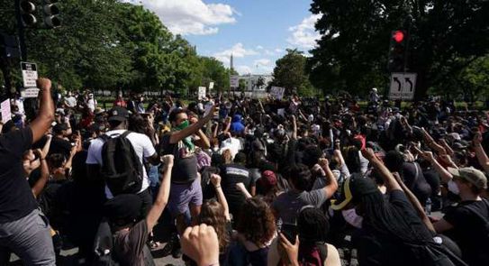 مظاهرات بأمريكا بعد مقتل شاب لاتيني برصاص شرطة شيكاغو
