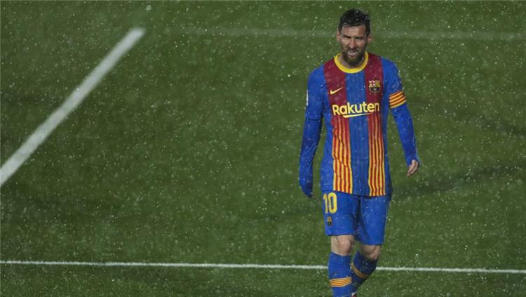 مدير برشلونة: أتمنى أنه لم يكن كلاسيكو ميسي الأخير