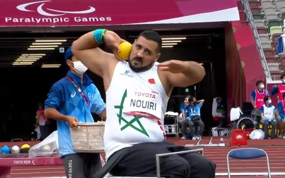 المغربي عزالدين النويري يتوج بالميدالية الفضية بالألعاب الأولمبية الموازية (فئة F34 )