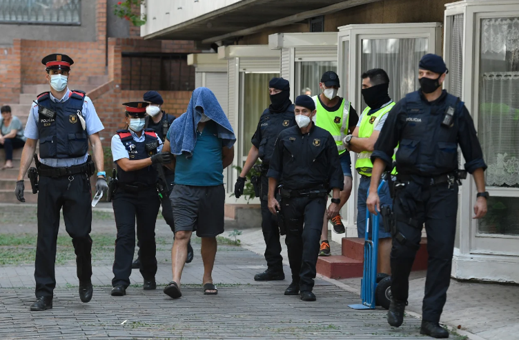 بمساعدة “الديستي”..الأمن الإسباني يحبط مخططا اراهبيا لداعش بضواحي برشلونة