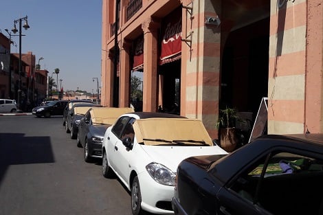 اكتشاف تزوير شركة لشيكات المصادقة على صفقات كراء مواقف السيارات بمراكش