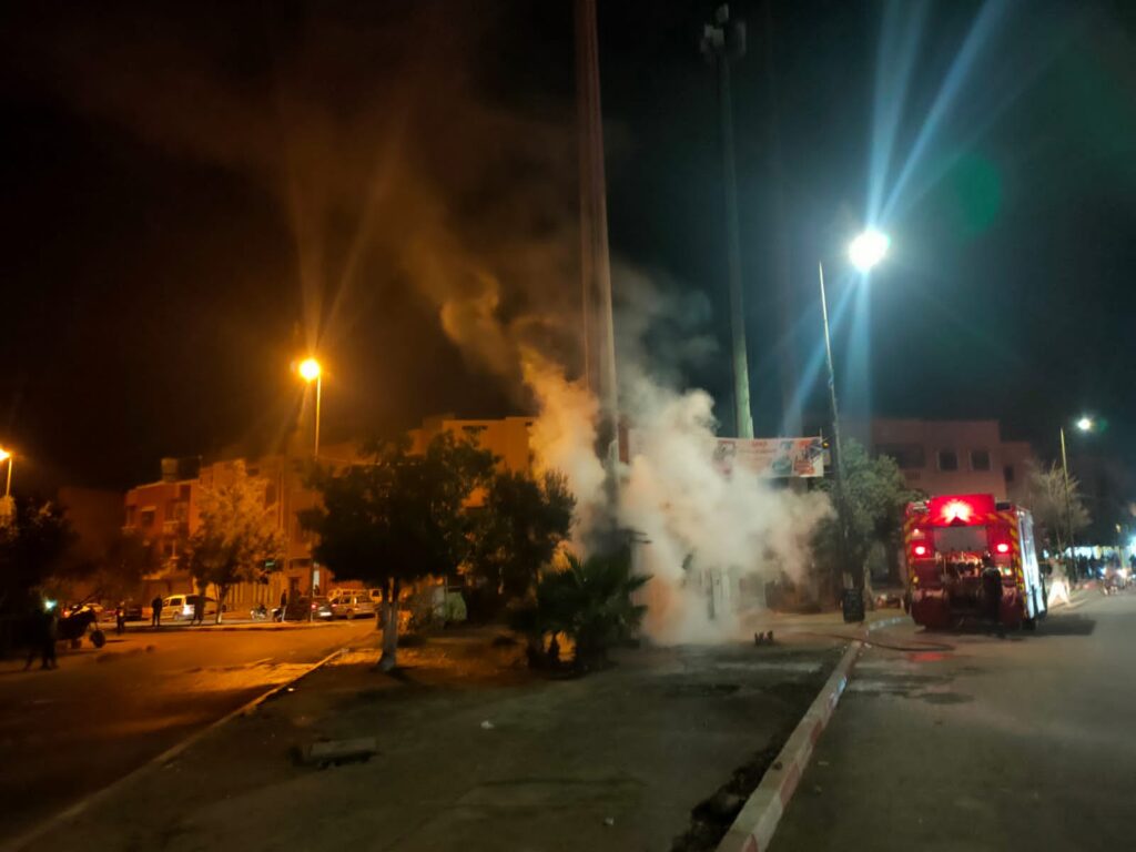 عاجل وبالفيديو… اندلاع حريق باحدى اعمدة الاتصلات بمراكش +صور