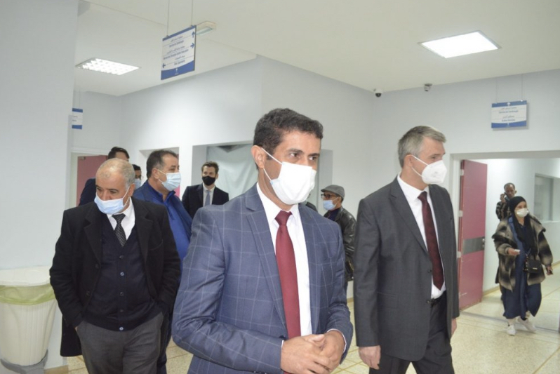 سفير جمهورية التشيك يزور المركز الاستشفائي الجامعي محمد السادس بمراكش