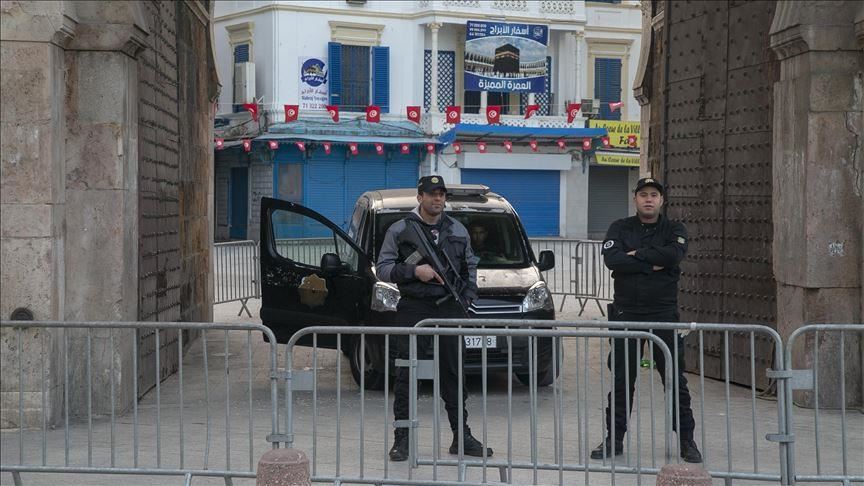 السلطات التونسية تقرر حظر التجول الليلي ومنع التجمعات لأسبوعين